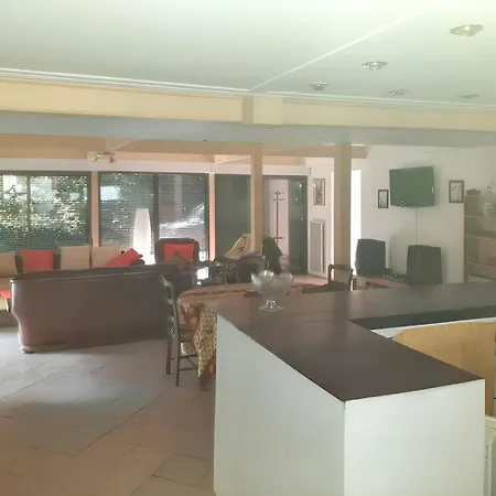 Villa Charmante Avec Piscine Privee A Montferrat 125 M² *