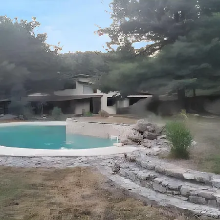 Charmante Avec Piscine Privee A Montferrat 125 M² *