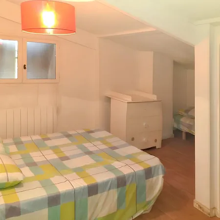Charmante Avec Piscine Privee A Montferrat 125 M² Villa