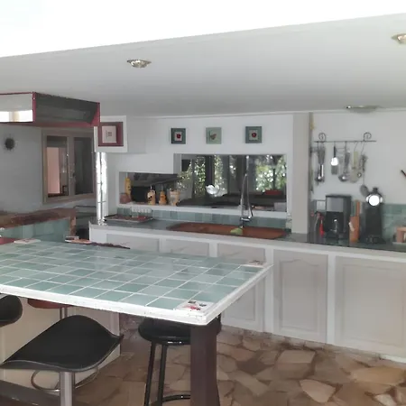 Charmante Avec Piscine Privee A Montferrat 125 M² * Montferrat (Var)
